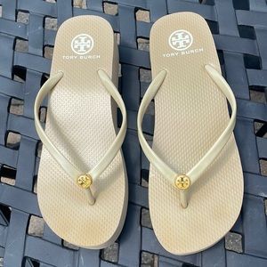 Tory burch beige wedge with platform flip flops 10.25 in long(size 9)